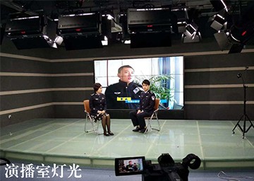 新聞演播室布光藝術(shù)之修飾光、輔助光、眼神光布光技巧